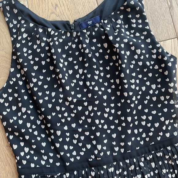Gap Heart Print Pleated Dress - Picture 2 of 5
